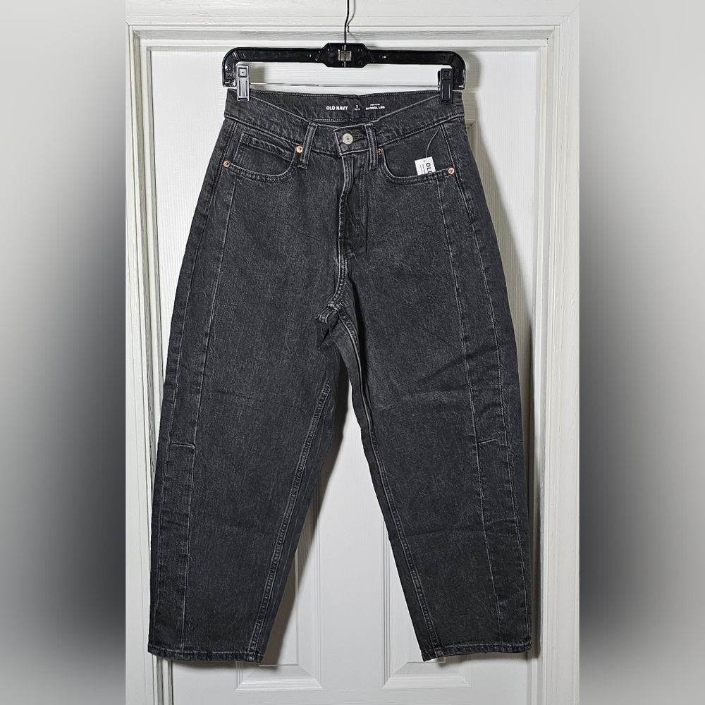 Old Navy Women's High Rise Barrel Leg Jeans Petite Size 2 Gray Wash Denim Pants
